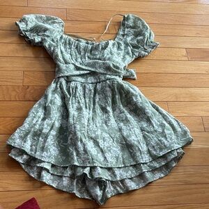 Francesca's Collections Green Floral Mini Dress